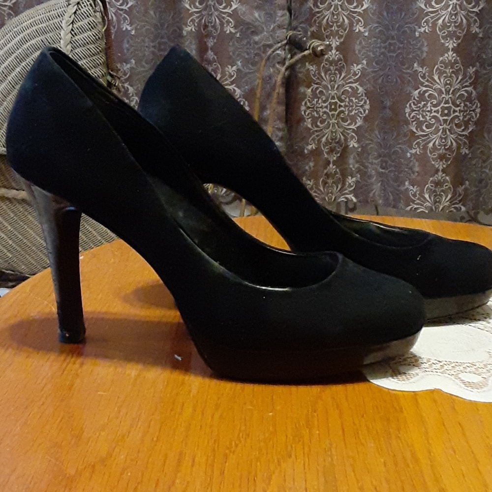 Size 9.5 Style and co. 4" suade like black heels